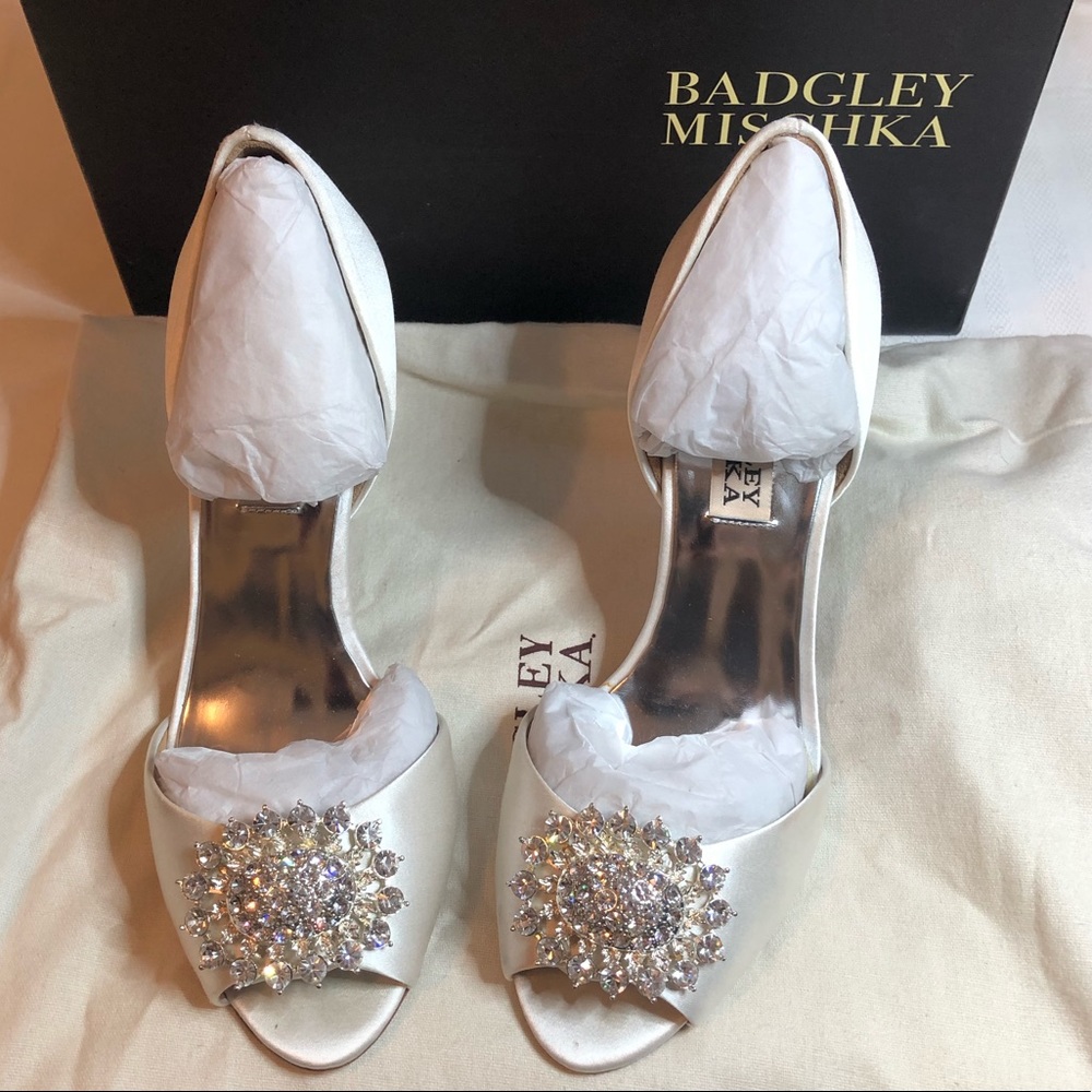 Badgley Mischka Brooch Weeding Heeled Sandals